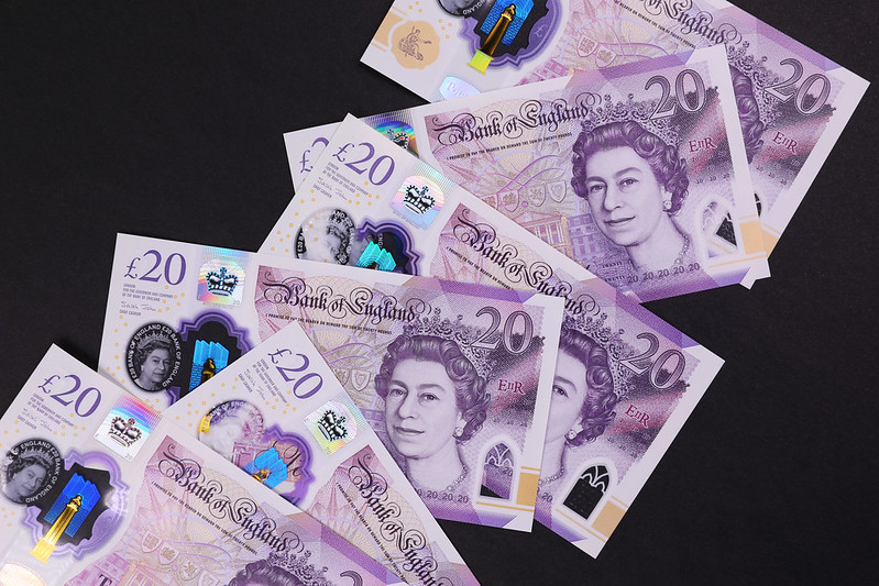 Los nuevos billetes son mucho mas resistentes y duraderos